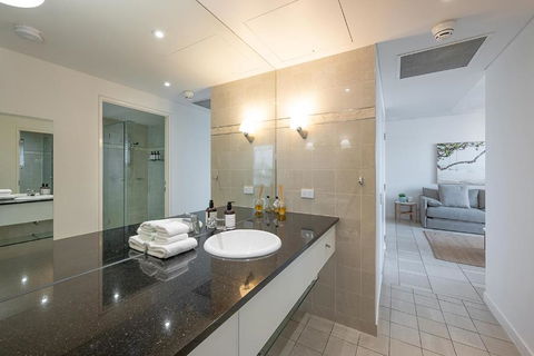 Opulent Noosa Beach Escape - Darwin Holiday 2