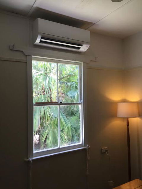 Original Surf Cottage In Heart Of Pottsville Beach - Darwin Holiday 3