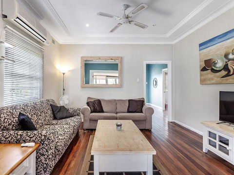 Oscars Pet Friendly Beach House 14 Tomaree Road - Darwin Holiday 2