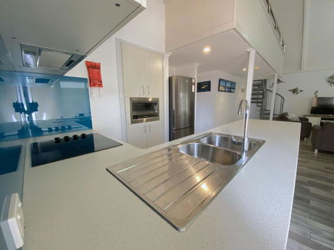 Osprey Holiday Village Unit 121 - Darwin Holiday 1