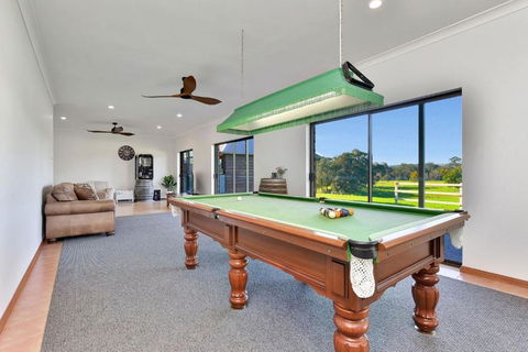 Overflow Downs-Riverside Acreage - Darwin Holiday 2