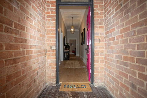 Oxbridge- Period Home In Central Goulburn - Darwin Holiday 2