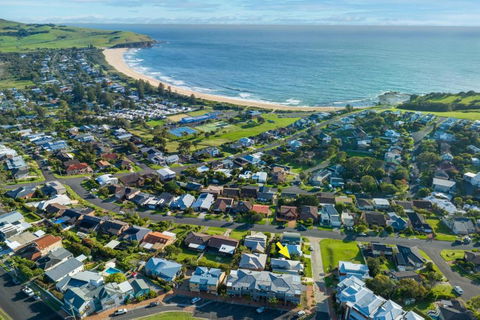 Pacific Blue, Gerringong - Darwin Holiday 1