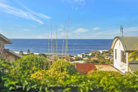 Pacific Blue, Gerringong - Darwin Holiday 0