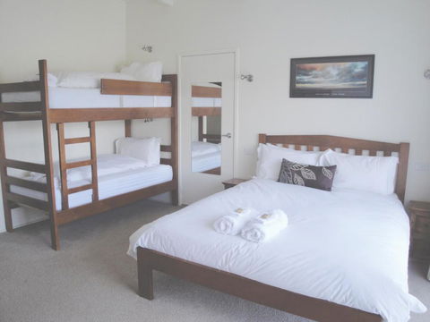 Off Mountain Accommodation - Darwin Holiday 2