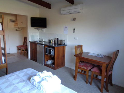 Off Mountain Accommodation - Darwin Holiday 3