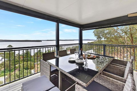Overlook Nook - The Best Views In The Area - Darwin Holiday 0