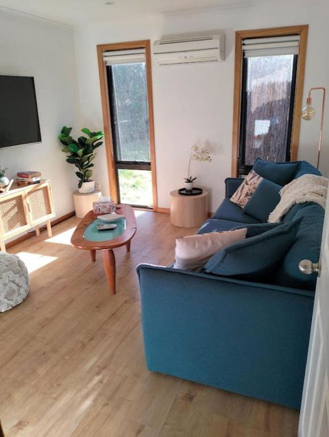Peaceful Pet Friendly 1 Bedroom Cottage On 1 Acre - Darwin Holiday 2