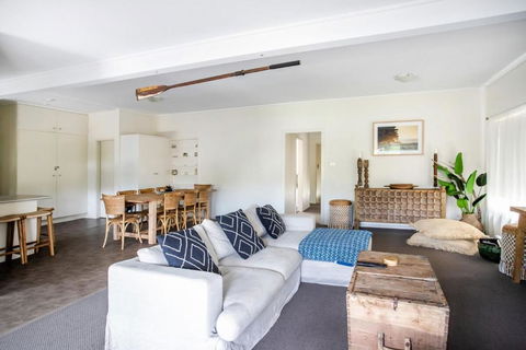 Pacifica - Darwin Holiday 0