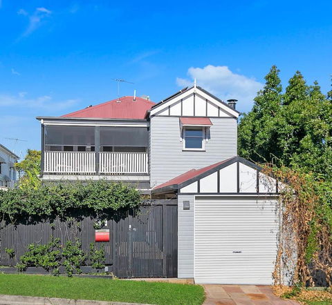 Paddington Cottage - A Classic Queenslander Stay - Darwin Holiday 0