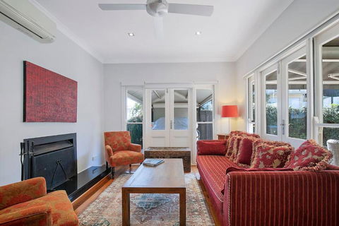 Paddington Cottage - A Classic Queenslander Stay - Darwin Holiday 2