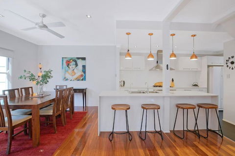 Paddington Cottage - A Classic Queenslander Stay - Darwin Holiday 3