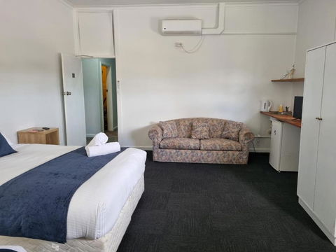 Parkes Hotel - Darwin Holiday 2