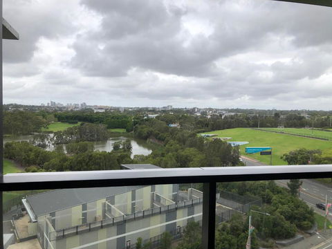 Parkview Modern Apartment W Parking @ Olympic Park - Darwin Holiday 3