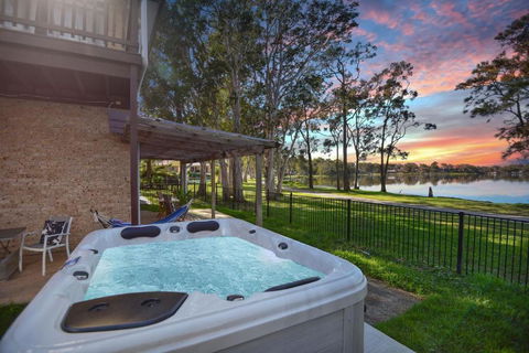 Parkway Lakehouse - Darwin Holiday 1