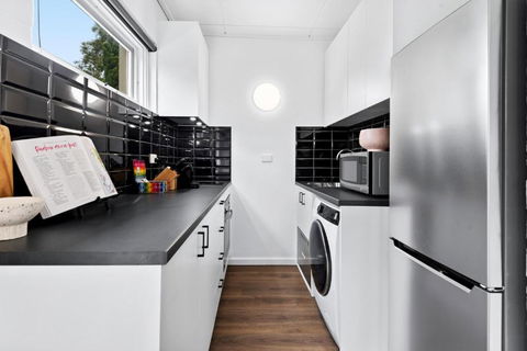Peaceful 1-Bed Apartment Near The City Centre - Darwin Holiday 3