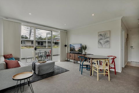 Peaceful 1-Bed Apartment Close To Lonsdale St - Darwin Holiday 0