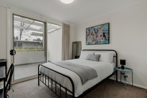 Peaceful 1-Bed Apartment Close To Lonsdale St - Darwin Holiday 2