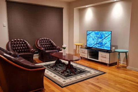 Peaceful 3 Bedroom House In Melton Vic - Darwin Holiday 3