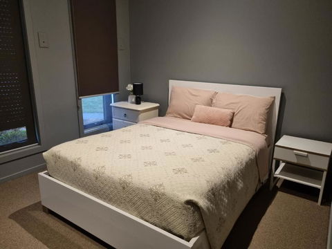 Peaceful 3 Bedroom House In Melton Vic - Darwin Holiday 1