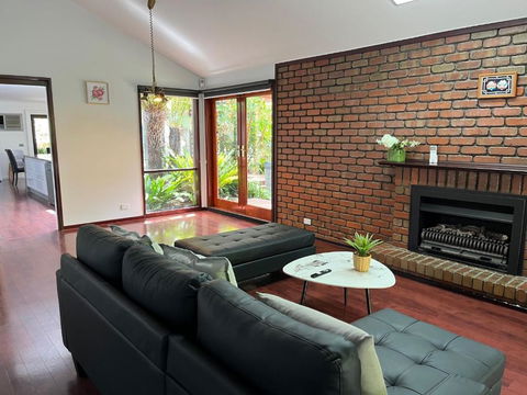 Peaceful House In Mill Park Melbourne - Darwin Holiday 2