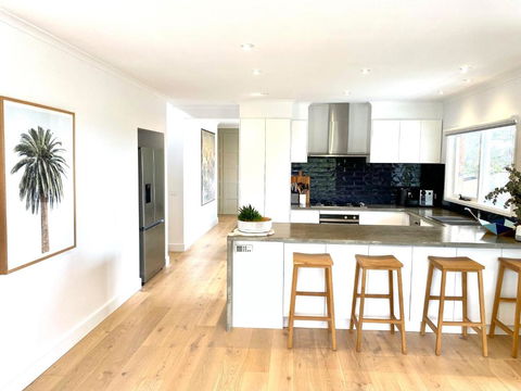 Pool & Pet Friendly - Mornington Peninsula Beach House - Darwin Holiday 2