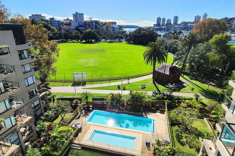 Penthouse With Private Terrace, Parking + 2 Pools - Darwin Holiday 3