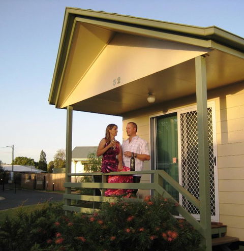 PepperTree Cabins, Kingaroy - Darwin Holiday 0