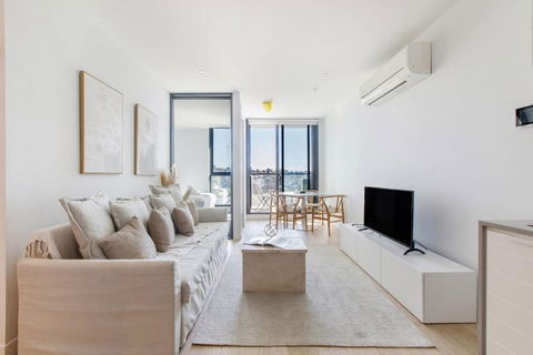 Perched On Parkville - A Minimalist Retreat With Pool - Darwin Holiday 0