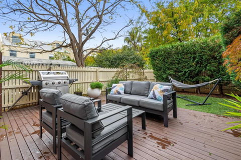 Perfect 2-Bed Inner-City Home With Pool & BBQ Area - Darwin Holiday 3