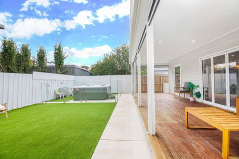 Perfect For Families And Groups - Large 5 Bedroom - Darwin Holiday 1