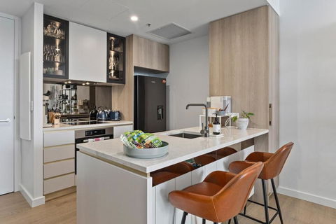 Perfect Location With 5 Star Amenities - Darwin Holiday 3