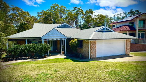 Perfect North Brisbane Retreat 4 Bed - Darwin Holiday 0