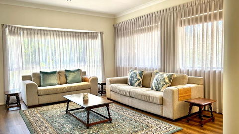 Perfect North Brisbane Retreat 4 Bed - Darwin Holiday 2