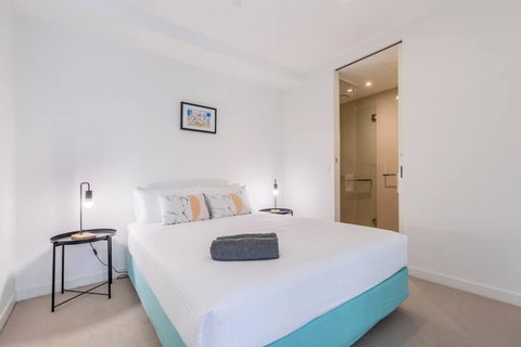 Perfect Position - Darwin Holiday 3