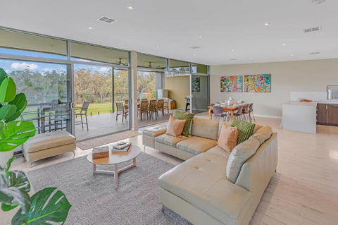 Perricoota Waters - Echuca Holiday Homes - Darwin Holiday 3