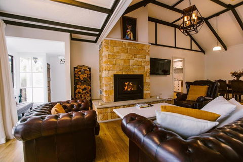 Pet-Friendly Highlands Home With Fireplace - Darwin Holiday 0