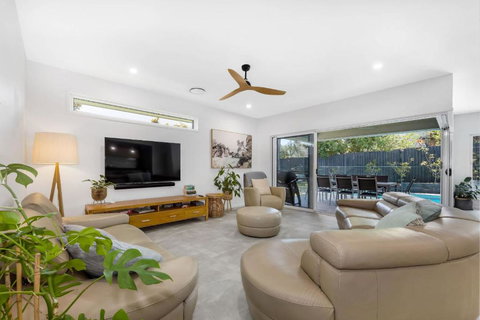 Pet Friendly Holiday Home With Pool On Alex - Darwin Holiday 2