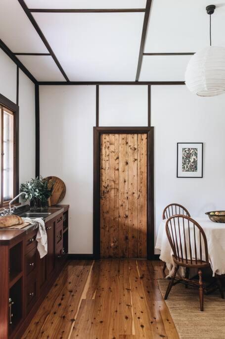 Pickers Hut - A Country Style Featured Dream Stay - Darwin Holiday 1