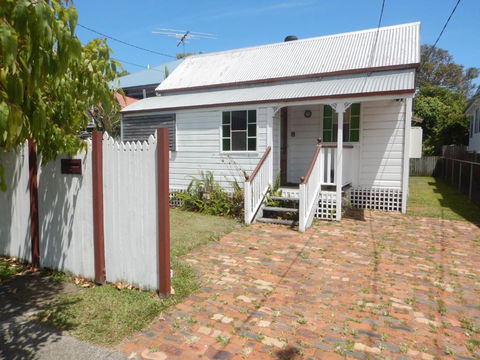 Pine Cottage - Darwin Holiday 2