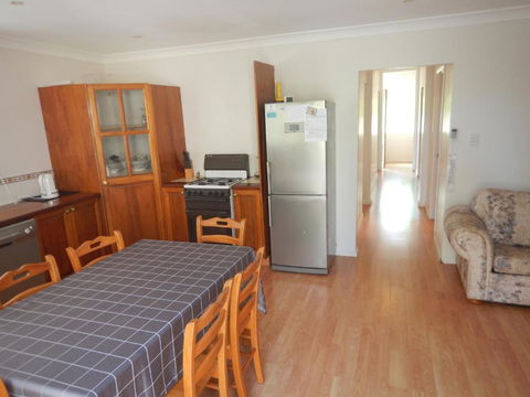Pine Cottage - Darwin Holiday 3