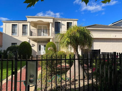 Pleasant Private Room In Taylors Lake Near Melbourne Airport - Darwin Holiday 0