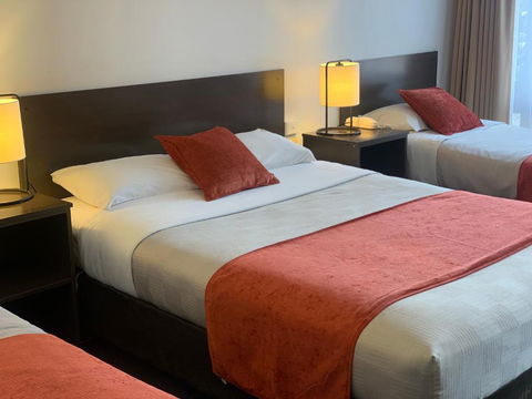 Ploughmans Motor Inn - Darwin Holiday 1