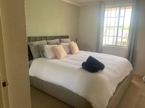 Plush 2 Bedroom Apartment Kingston - Darwin Holiday 1
