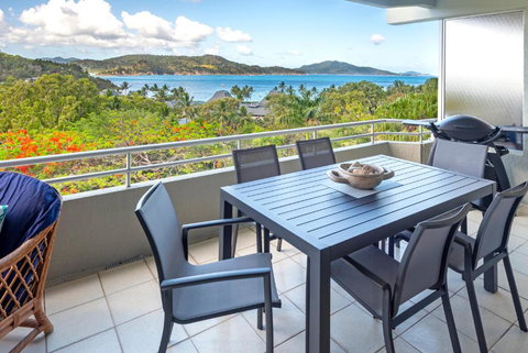 Poinciana 109 & Buggy Hamilton Island - Darwin Holiday 3