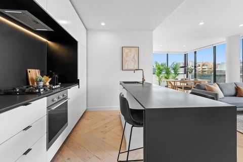 Polished 2-Bed Apartment With Gorgeous City Views - Darwin Holiday 2
