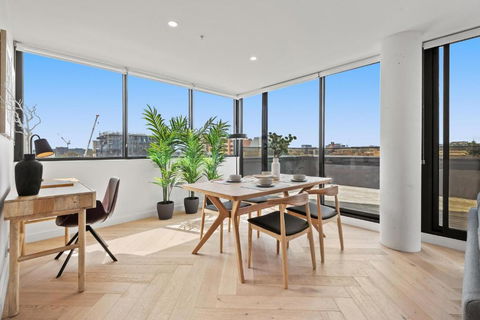 Polished 2-Bed Apartment With Gorgeous City Views - Darwin Holiday 3