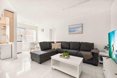 Polished 2-Bed Unit In The Heart Of Parramatta - Darwin Holiday 0