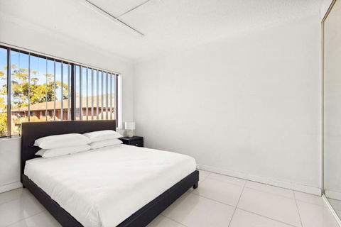 Polished 2-Bed Unit In The Heart Of Parramatta - Darwin Holiday 3
