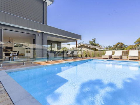 Pool And Spa - 300m Walk To Beach - Darwin Holiday 0